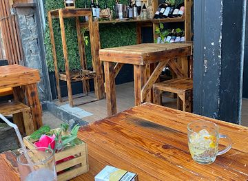 cabo-verde/santa-maria-beach/bar/la-oficina