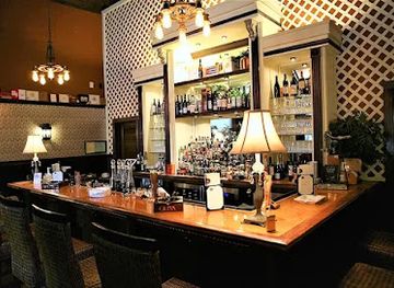 michigan/harbor-springs/bar/ernesto-s-cigar-lounge-and-bar