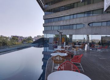 india/hyderabad/hussain-sagar/bar/aqua