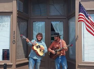 idaho/wood-river-valley/bar/the-little-wood-saloon