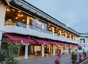 brunei/lamunin/bar/meetuall-on-the-green-restaurant