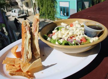 belize/the-cayes/bar/tapper-s-dive-bar