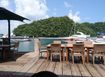 palau/ngeremdiu/bar/drop-off-bar-and-grill