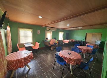 northern-mariana-islands/tinian-island/bar/khans-pizza