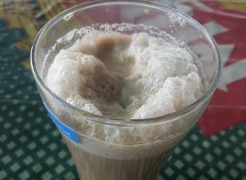 myanmar-burma/inle-lake/bar/green-gold-gg-resturant-cool-drink-boat-service