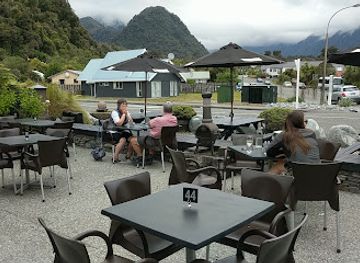new-zealand/fox-glacier/bar/alice-may-restaurant-franz-josef