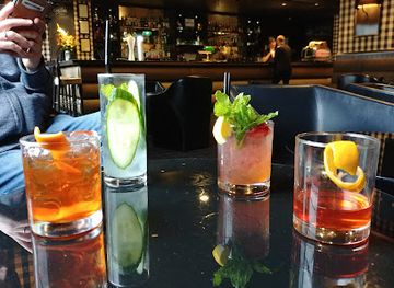 new-zealand/dunedin/cbd-central-business-district/bar/carousel-lounge-bar