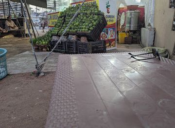 pakistan/cholistan-desert/bar/mr-qureshi-juice-shop