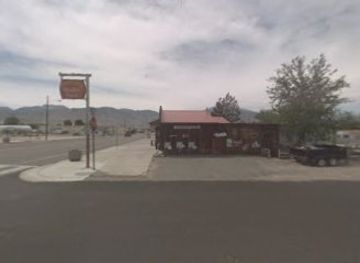 nevada/walker-lake/bar/budweiser