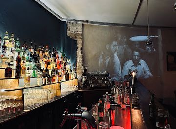 germany/berlin/kreuzberg/bar/oranienberger