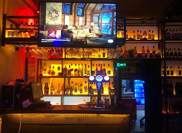 turkiye/aeolis/bar/montreal-cafe