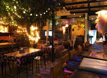 thailand/tenasserim-hills/bar/hippie-de-bar