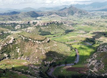 lesotho/thaba-bosiu-national-monument/bar/kome-caves