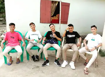 MIDDLE HOUSE