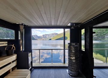 norway/flam/bar/flam-floating-sauna