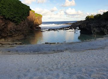 christmas-island/ethel-beach/bar/lily-beach