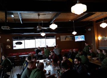 canada/interlake-region/bar/wobbly-prop-all-ranks-mess