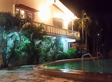 costa-rica/nicoya-peninsula/bar/crazy-monkey-bar