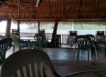 micronesia/kolonia/bar/coco-marina-club