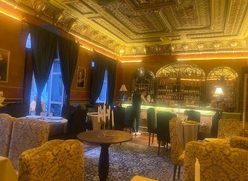 ecuador/azuay-region/bar/historico-club