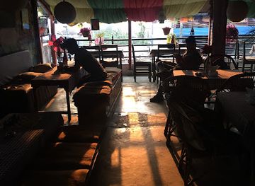 nepal/poon-hill/bar/old-lailas-bar