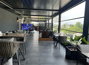 SKY BAR