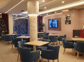 kosovo/white-drin-waterfall/bar/soprano-lounge-bar