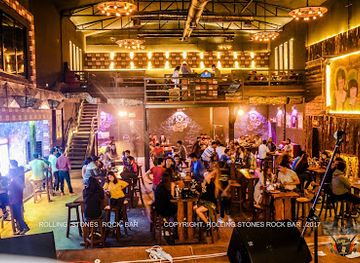 nepal/pokhara/lakeside/bar/rolling-stones-rock-bar