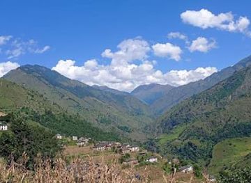 nepal/shey-phoksundo-national-park/bar/radio-suntharali-fm