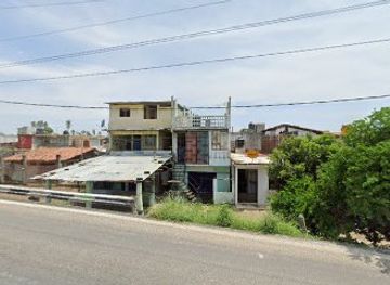 mexico/sierra-madre-del-sur/bar/micheladas-y-chelas-la-taberna