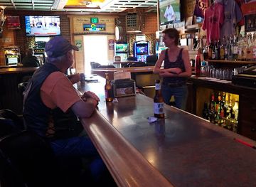 montana/the-crazy-mountains/bar/fish-tale-tavern