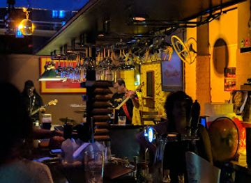 singapore/kampong-glam/bar/chevy-s-bar-and-bistro
