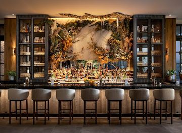 canada/okanagan/bar/flora-lounge