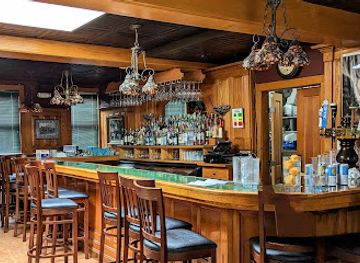 vermont/molly-stark-state-park/bar/kipling-s-tavern