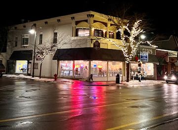michigan/charlevoix/bar/my-grandmothers-table