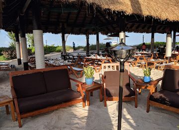 turks-and-caicos-islands/babalua-beach/bar/barefoot-by-the-sea-beaches-resort