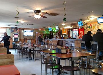 michigan/pere-marquette-state-forest/bar/woody-s-bar-and-grill