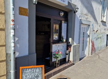 slovenia/drava/bar/walk-bar