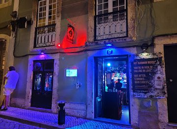 portugal/lisbon/bairro-alto/bar/friends-bairro-alto