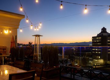 north-carolina/blue-ridge-mountains/bar/pillar-rooftop-bar