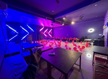 india/agra/sikandra/bar/the-plug-lounge-disc