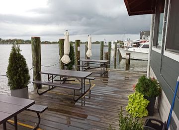 maryland/wye-island-natural-resource-management-area/bar/harris-crab-house