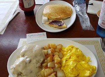 indiana/versailles-state-park/bar/whistle-stop-cafe