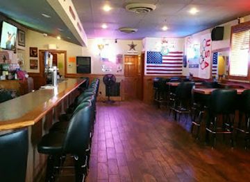 illinois/northwestern-illinois/bar/the-victory-tap
