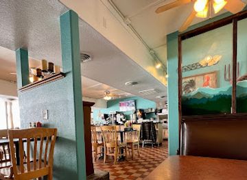 wyoming/converse-county/bar/broken-wheel-restaurant