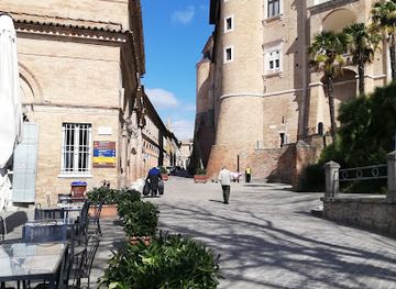 italy/urbino/bar/caffe-del-teatro