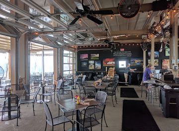 mississippi/vicksburg/bar/10-south-rooftop-bar-grill