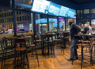 Tom's Watch Bar - Minneapolis