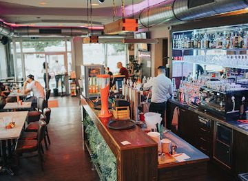 austria/vienna/simmering/bar/cafe-frog