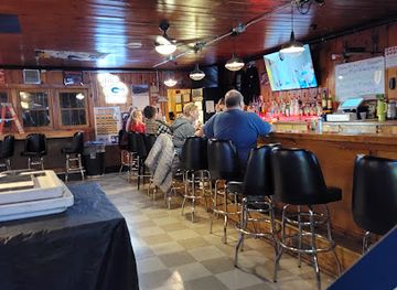 wisconsin/chippewa-valley/bar/chief-s-tavern